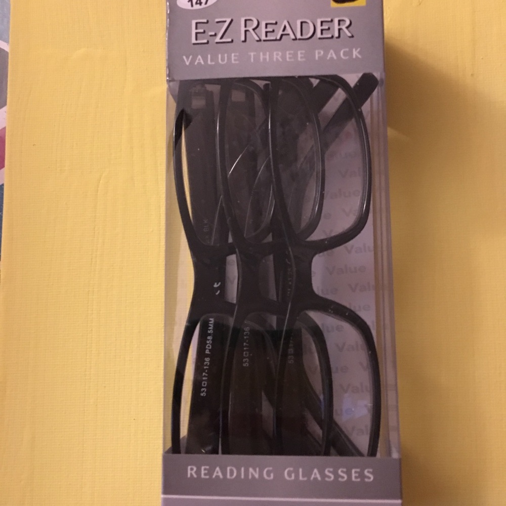 3 pack of black readers 1.25 strength